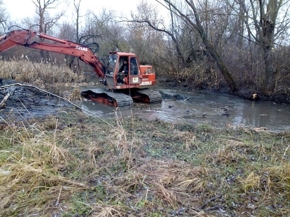 На Уманщині розпочалися роботи з очищення замуленої річки (Фото)
