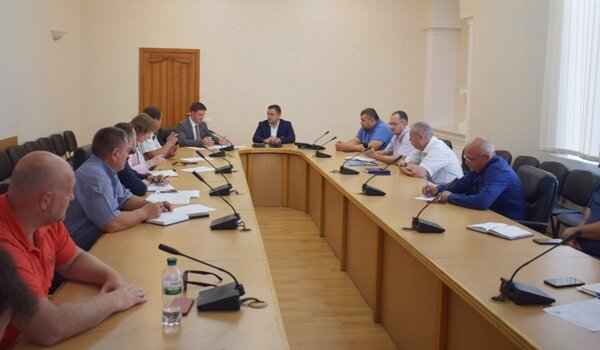 Очільник області Ігор Шевченко провів зустріч із підрядниками з будівництва амбулаторій