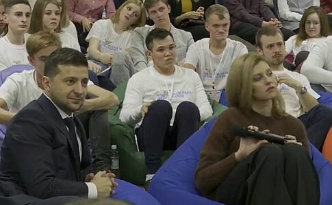 На Всеукраїнському форумі президент розповів молоді про свій найкращий проєкт